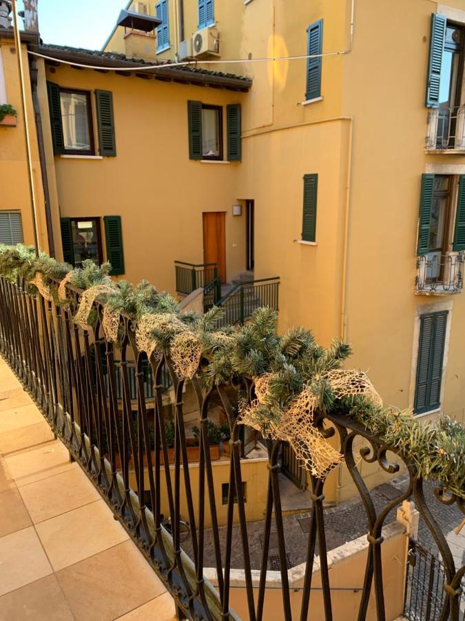 Palazzo Teatro Vecchio-Holiday Suites Salò Zewnętrze zdjęcie