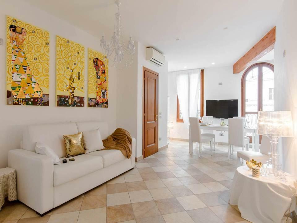 Palazzo Teatro Vecchio-Holiday Suites Salò Zewnętrze zdjęcie