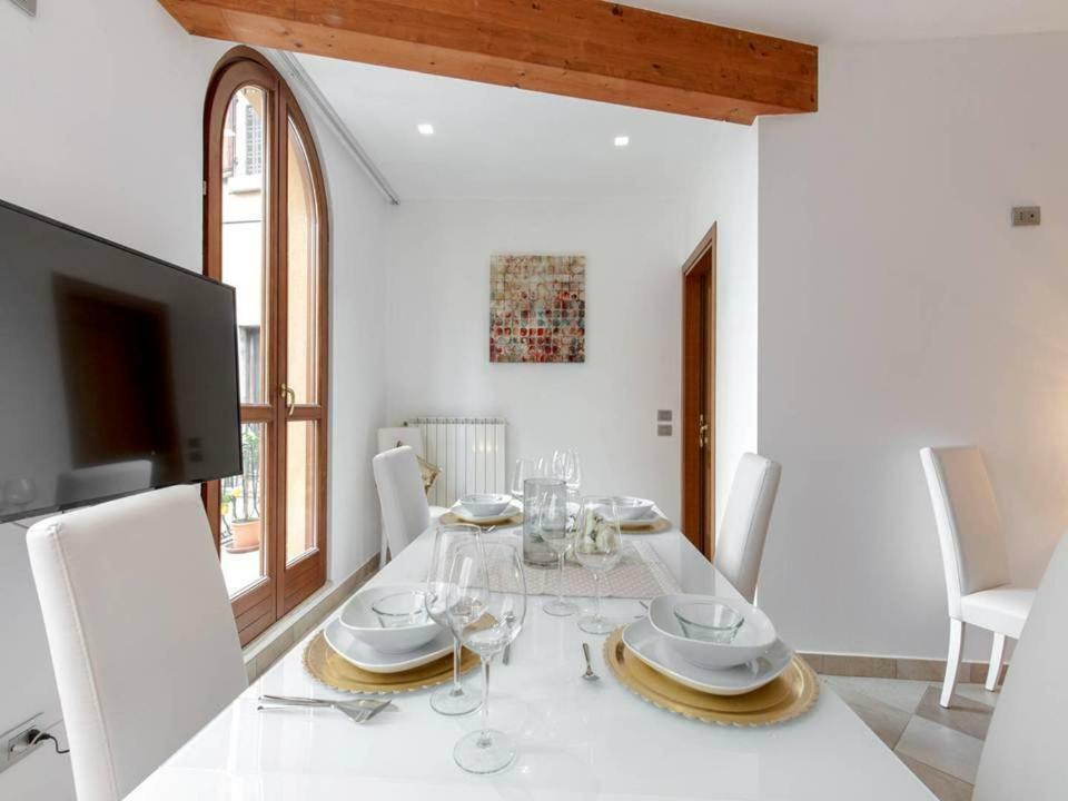 Palazzo Teatro Vecchio-Holiday Suites Salò Zewnętrze zdjęcie