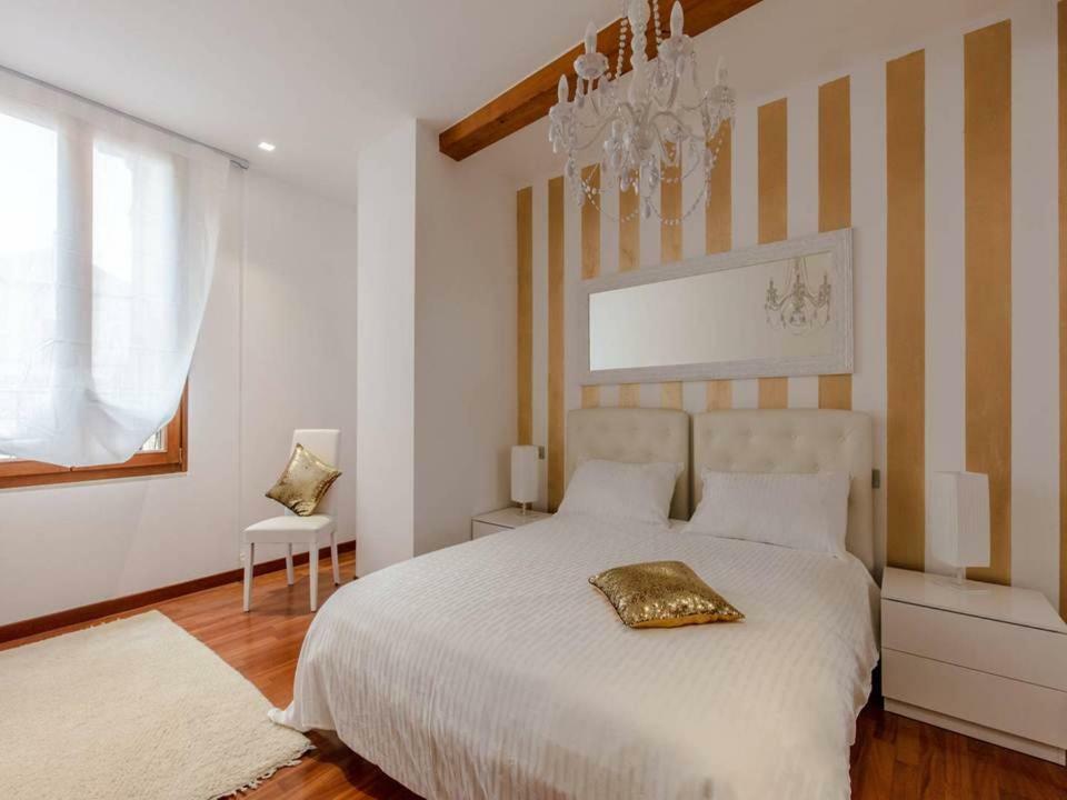 Palazzo Teatro Vecchio-Holiday Suites Salò Zewnętrze zdjęcie