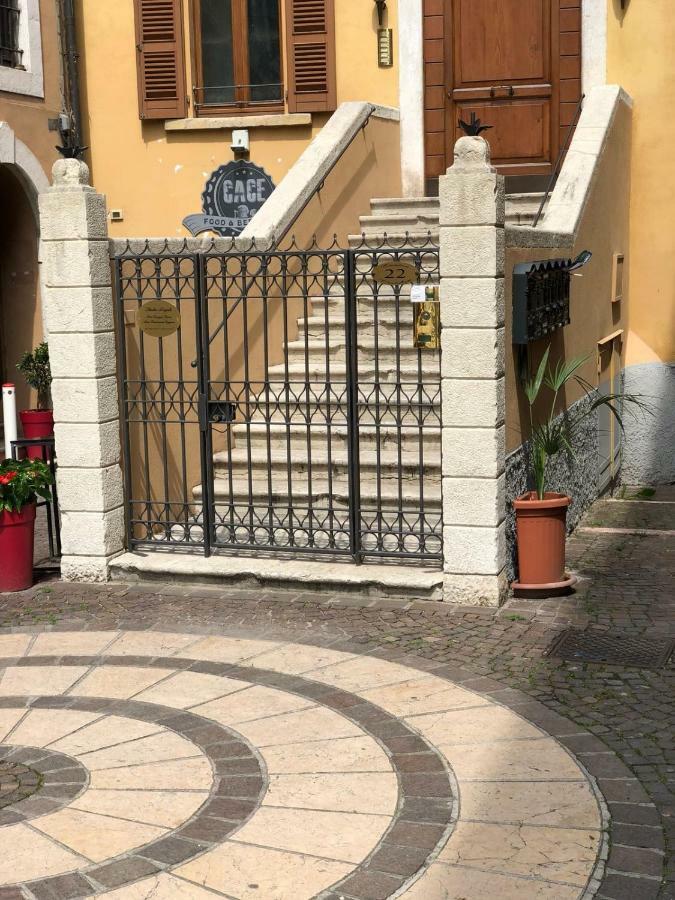Palazzo Teatro Vecchio-Holiday Suites Salò Zewnętrze zdjęcie