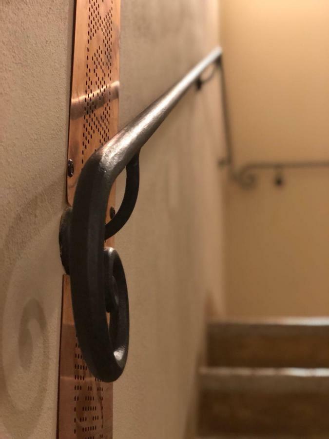Palazzo Teatro Vecchio-Holiday Suites Salò Zewnętrze zdjęcie